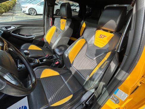 Used 2015 Ford Focus ST w/ Equipment Group 401A image 27