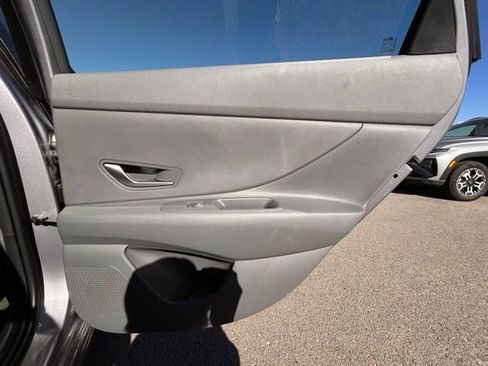 Used 2025 Hyundai Elantra SE FWD image 32