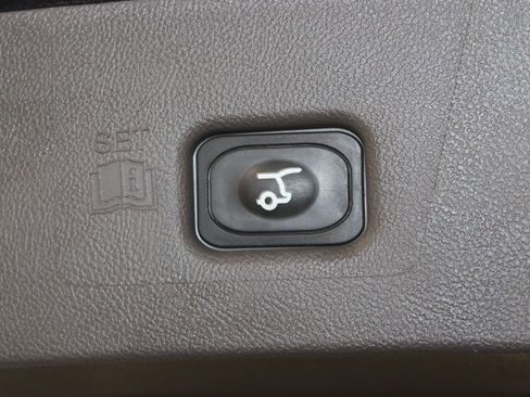 Used 2023 Lincoln Nautilus AWD w/ Premium Package image 16