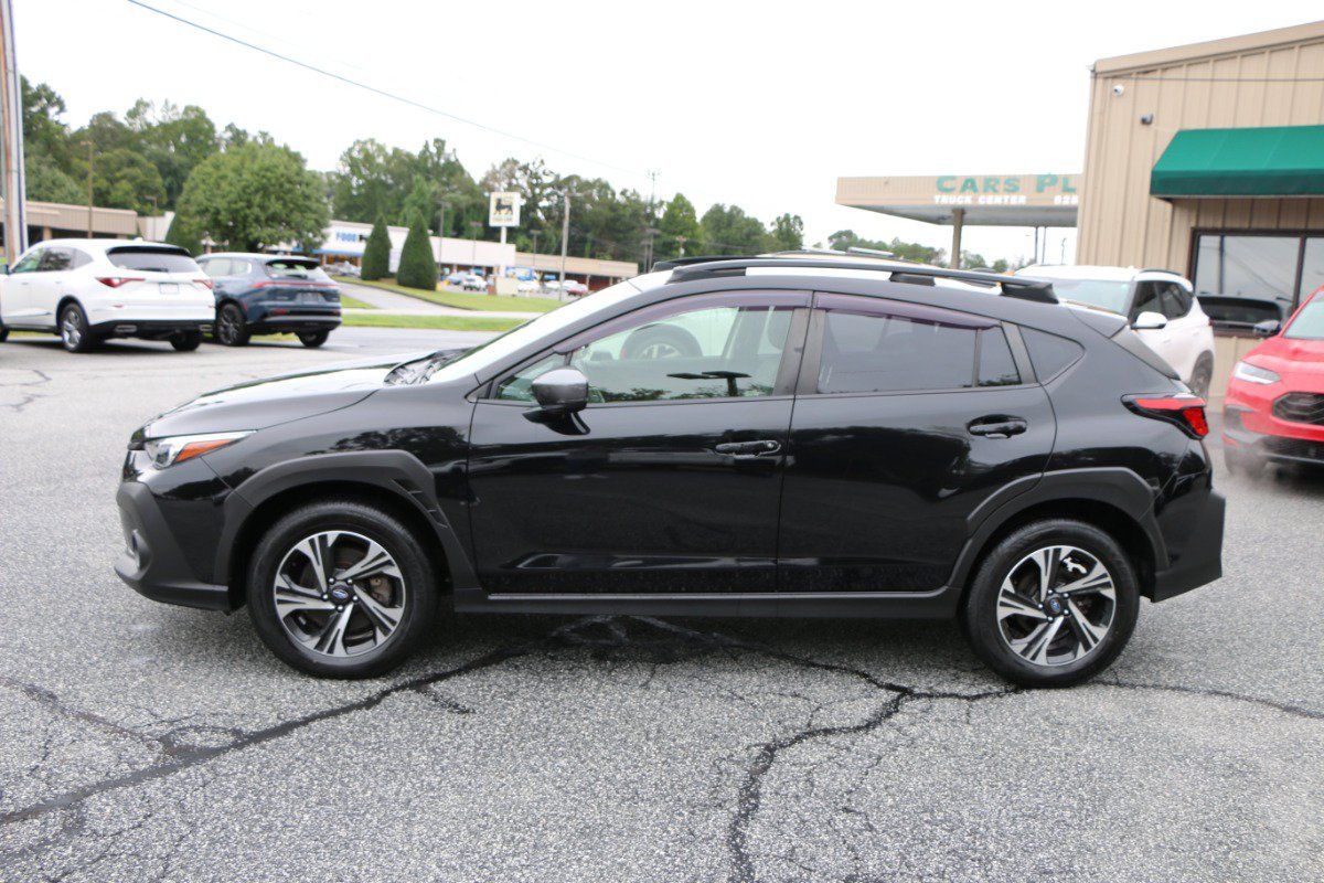 Used 2024 Subaru Crosstrek 2.0i Premium w/ Crosstrek Mirror Package AWD/4WD image 2