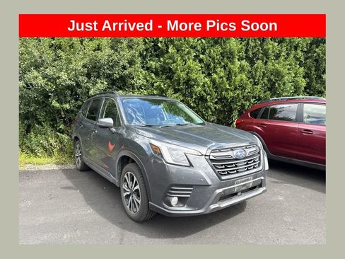Used 2022 Subaru Forester Limited AWD/4WD image 1