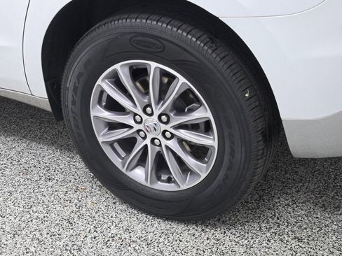 Used 2024 Buick Enclave Premium image 17