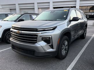 Used 2026 Chevrolet Traverse LT FWD video 1