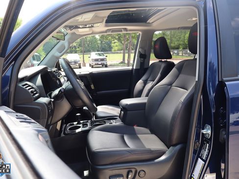 Used 2022 Toyota 4Runner TRD Off-Road Premium w/ Moonroof Package AWD/4WD image 11