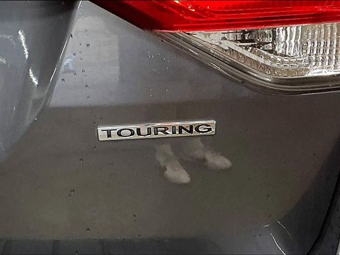 Used 2014 Honda Odyssey Touring image 11