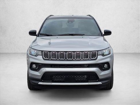 Used 2025 Jeep Compass Limited AWD/4WD image 2