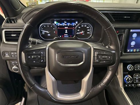 Used 2021 GMC Yukon Denali w/ Denali Premium Package AWD/4WD image 12