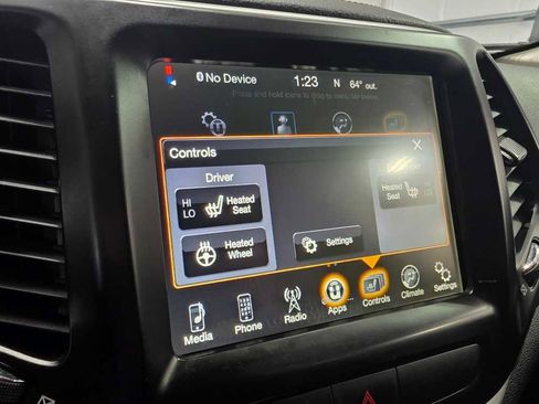 Used 2018 Jeep Cherokee Latitude Plus w/ Cold Weather Group image 16