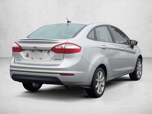 Used 2018 Ford Fiesta SE w/ Equipment Group 201A image 5