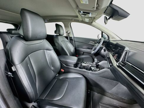 Used 2025 Kia Sportage EX w/ Premium Package FWD image 31