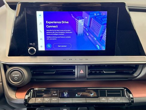 Used 2026 Toyota Prius Plug-In Hybrid image 17