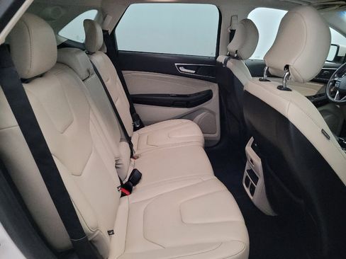 Used 2017 Ford Edge Titanium w/ Equipment Group 302A AWD/4WD image 19