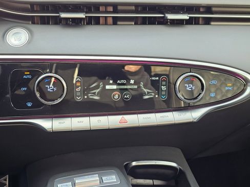 Certified 2025 Genesis GV70 3.5T Sport w/ Sport Prestige Package image 16