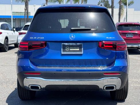 New 2025 Mercedes-Benz GLB 250 4MATIC image 10