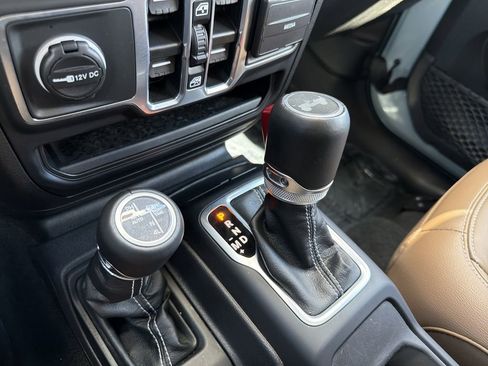 Used 2023 Jeep Wrangler Unlimited Sahara w/ Cold Weather Group image 28