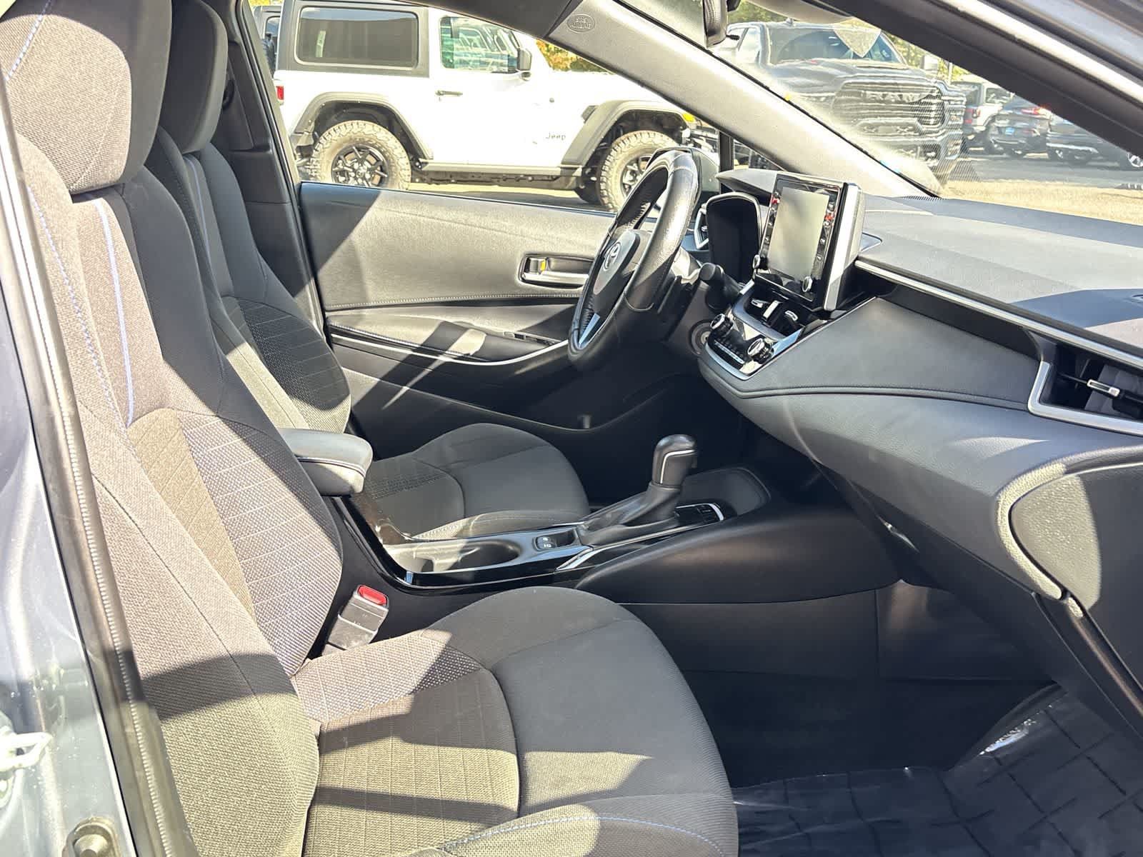 Used 2020 Toyota Corolla SE w/ Carpet Mat Package (TMS) FWD image 6