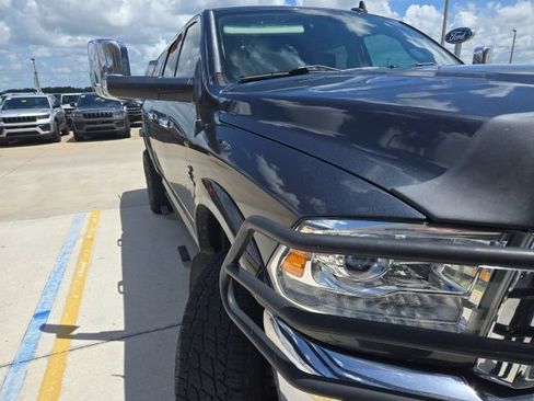 Used 2017 RAM 2500 Laramie w/ Convenience Group AWD/4WD image 4