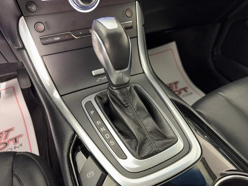 Used 2017 Ford Edge Titanium w/ Technology Package FWD image 23