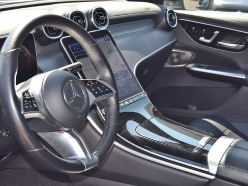 Used 2024 Mercedes-Benz GLC 300 4MATIC image 19