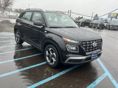 Certified 2022 Hyundai Venue SEL image 6