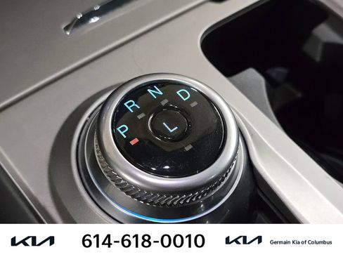 Used 2023 Ford Explorer XLT image 24