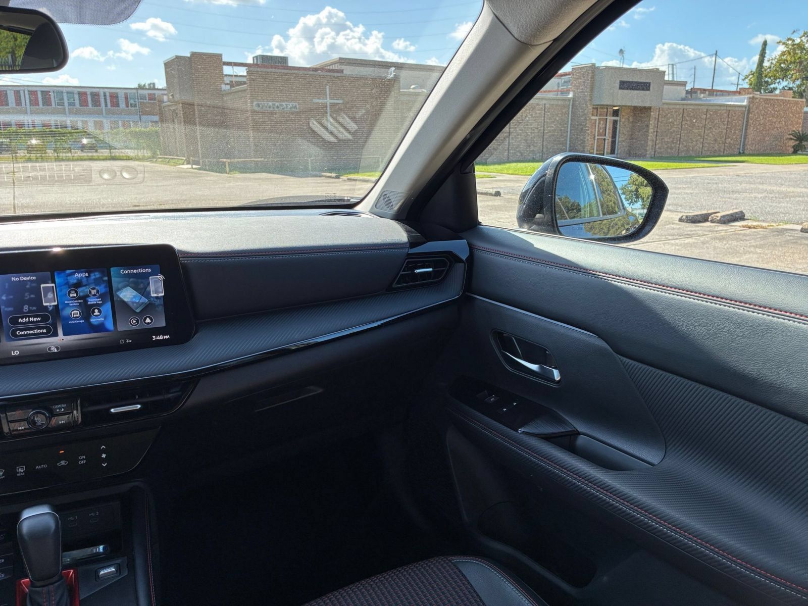 Used 2026 Nissan Kicks SR FWD image 33