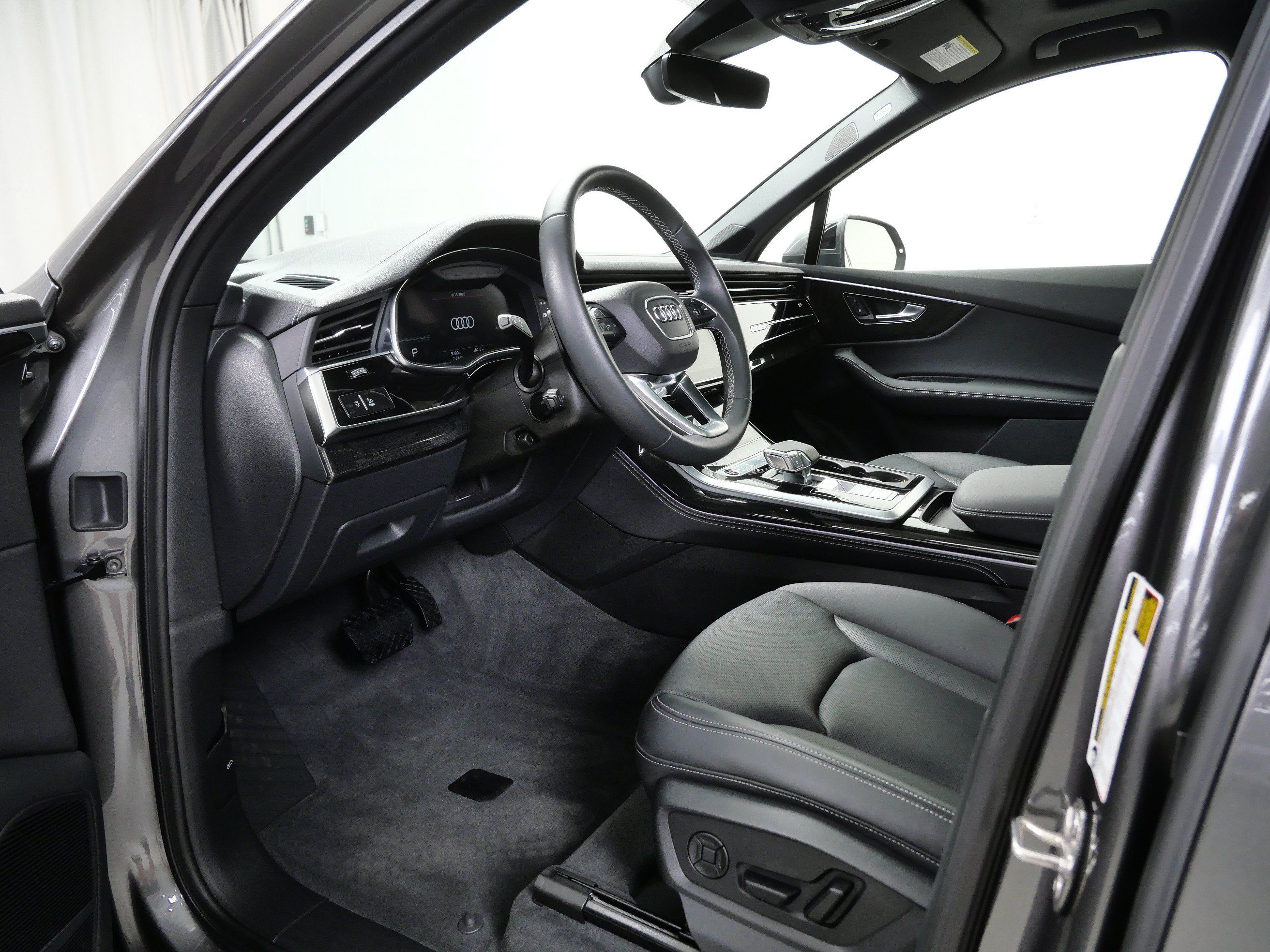 Used 2026 Audi Q7 3.0T Premium Plus w/ Premium Plus Package AWD/4WD image 14