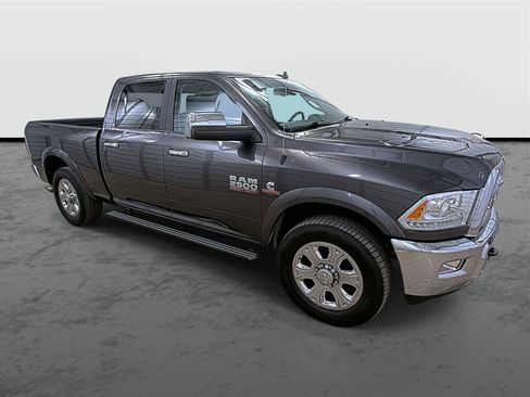 Used 2018 RAM 2500 Laramie image 5
