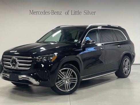 Used 2026 Mercedes-Benz GLS 450 4MATIC image 1