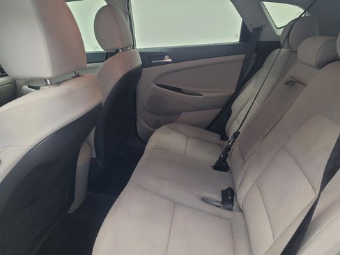 Used 2019 Hyundai Tucson SE AWD/4WD image 18