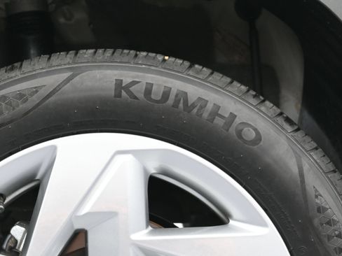 Used 2025 Hyundai Kona SE FWD image 40