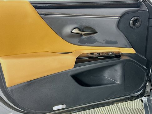 Certified 2025 Lexus ES 350 image 19