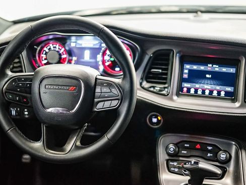 Used 2023 Dodge Challenger SXT image 10