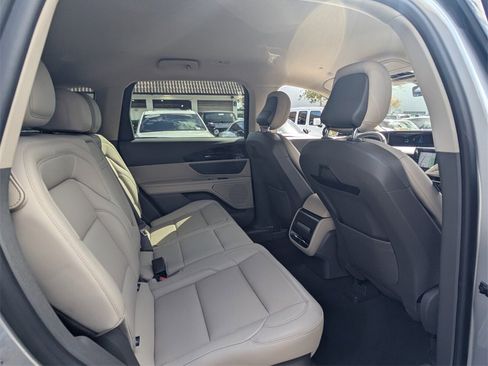 Certified 2025 Lincoln Nautilus Premier image 15