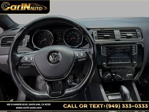 Used 2016 Volkswagen Jetta Sport FWD image 19
