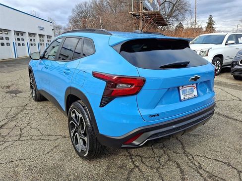 Certified 2024 Chevrolet Trax RS w/ Driver Confidence Package image 22