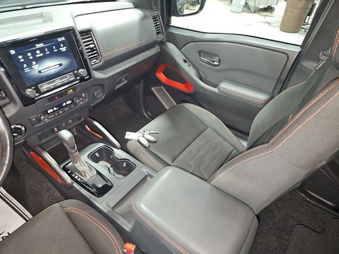 Used 2022 Nissan Frontier PRO-4X w/ Technology Package image 27
