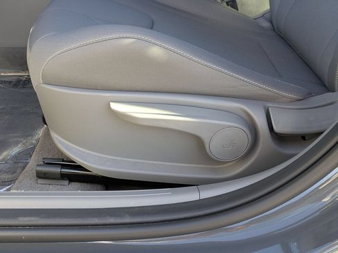 Certified 2025 Hyundai Elantra Sport FWD image 21