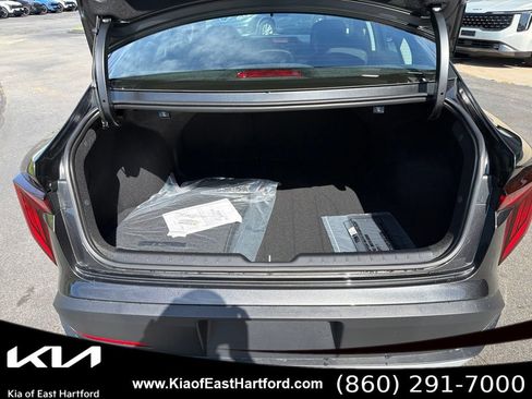 New 2026 Kia K4 FWD image 16