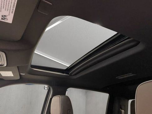 Used 2025 GMC Sierra 3500 Denali w/ Denali Reserve Package image 9