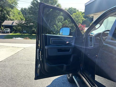Used 2017 RAM 1500 Big Horn AWD/4WD image 23