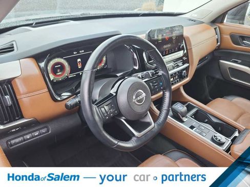 Used 2022 Nissan Pathfinder Platinum w/ Cargo Package image 27