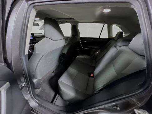 Used 2022 Toyota RAV4 XLE image 29