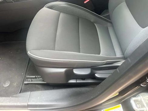 Used 2023 Chevrolet TrailBlazer LS FWD image 7