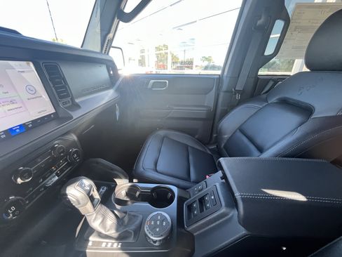 New 2026 Ford Bronco Badlands w/ Sasquatch Package AWD/4WD image 16