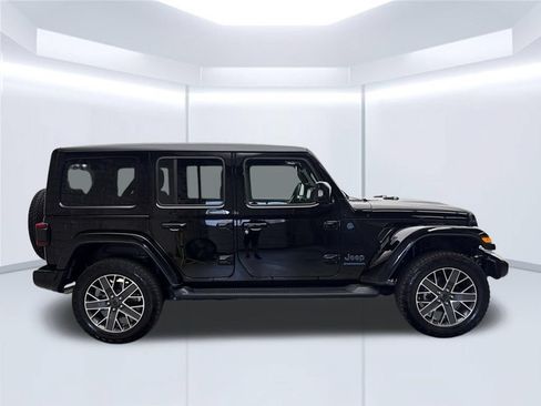 Used 2024 Jeep Wrangler High Altitude AWD/4WD image 9