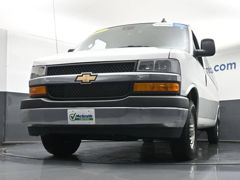 Used 2025 Chevrolet Express 3500 LT w/ LT Preferred Equipment Group RWD image 7