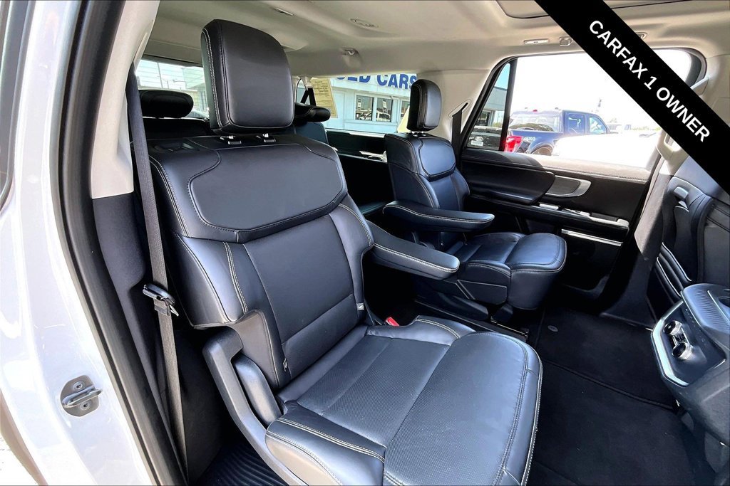 Used 2025 Ford Expedition Max Platinum AWD/4WD image 24