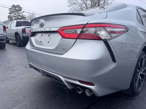 Used 2018 Toyota Camry SE image 17