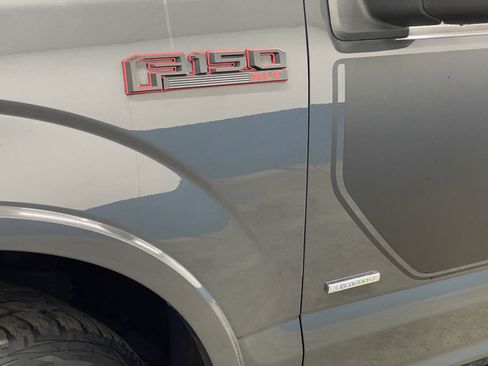 Used 2016 Ford F150 XLT w/ Equipment Group 302A Luxury AWD/4WD image 40